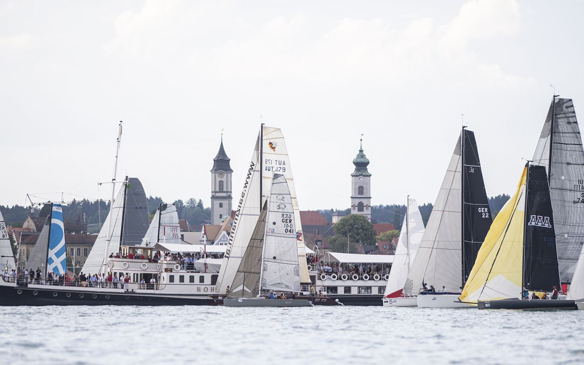 Rundum 2018 Start vor Kirchenkulisse